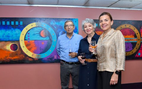 Asisclo Álvarez, Silvia Rivadeneira y Magdalena Banda.