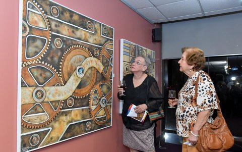 María Enireb y Cecilia Palacio.
