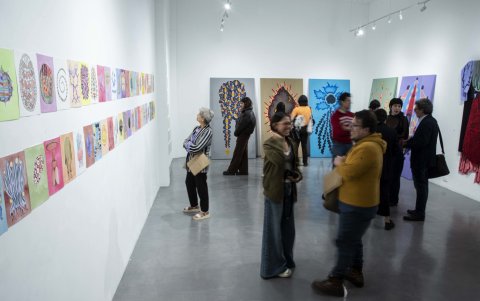 La muestra cuenta con bocetos en papel y obras en gran formato.