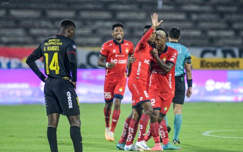 En el último encuentro , en Quito, la victoria fue para El Nacional sobre Barcelona.