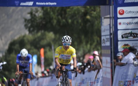 Richard Huera defendió con éxito el maillot amarillo de líder.