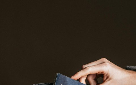 Trabajar sin autorización implica un riesgo significativo.