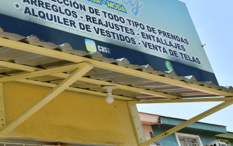 Mucho Lote 2. Aquí también se han retirado letreros o pintado las lonas que indicaban las redes sociales para evitar ser extorsionados. El vecindario también activa alarmas.