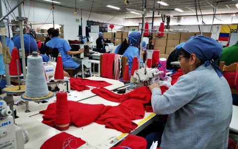 Los trabajadores esperan que el salario básico suba debido al valor de la canasta básica que se ubica en los 800 dólares.