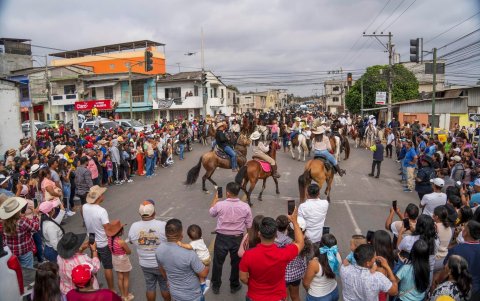 Los caballistas se lucieron con sus ejemplares en las calles de Santa Elena