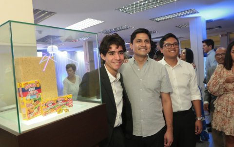 Charlie García, Víctor Bermeo y David Bermeo.