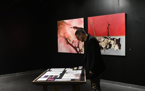 Videoarte, instalación, lienzo y libros de artista son algunas de las técnicas que son parte de la exposición.