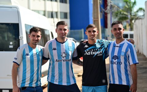 Hinchas de Racing viajaron a Asunción para la final de la Sudamericana