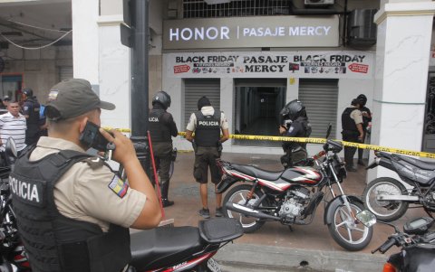 El lugar del hecho fue cerrado mientras la Policía levantaba investigaciones.