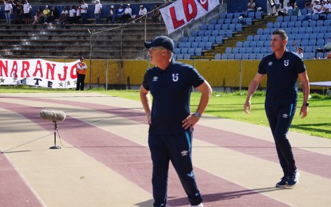 La expresión de desolación del DT Jorge Célico por el resultado fue determinante.