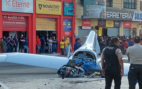El accidente de la avioneta de la FAE se registró la tarde de este martes 26 de noviembre en La Libertad.