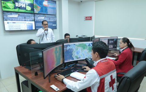 Se espera que trabajen seis operadores de forma simultánea.