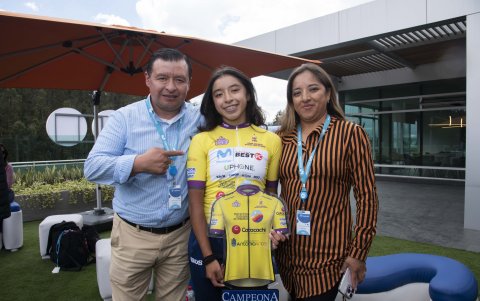 Nahomi Játiva dedicó el título de la Vuelta al Ecuador a sus padres, Édison y Amanda.