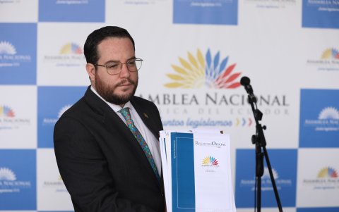 Alejandro Muñoz es el secretario de la Asamblea Nacional.