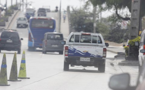 La ciudadanía cuestiona que los vehículos incluso de entidades y direcciones municipales no den el ejemplo y se preocupen por portar bien sus placas.