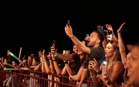 Más de 5.000 personas asistieron al concierto de Carlos Vives en Samborondón.