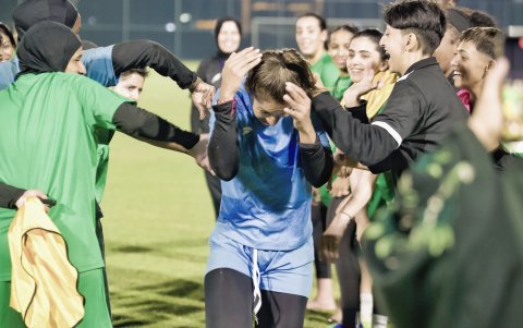 A la tricolor le hicieron el famoso túnel de bienvenida.