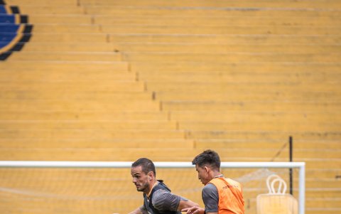 Barcelona en entrenamiento en el estadio Monumental previo a enfrentar a Mushuc Runa