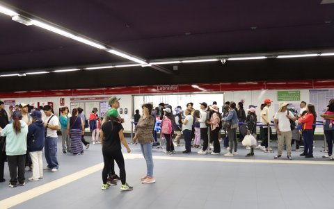 Se busca que más personas paguen con medios digitales para evitar largas filas.