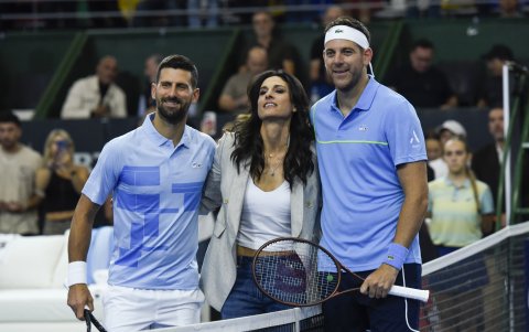 Djokovic (i) y Gabriela Sabatini realzaron la despedida de Juan Martín ante 15.000 espectadores.