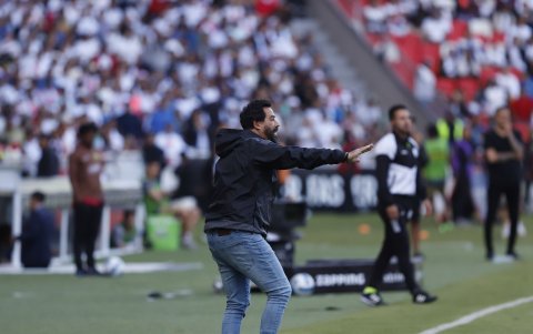 El DT Pablo Sánchez destacó el esfuerzo del plantel para superar las adversidades.