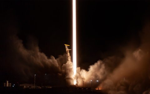 Lanzan la misión NROL-126 y 20 satélites Starlink en órbita.