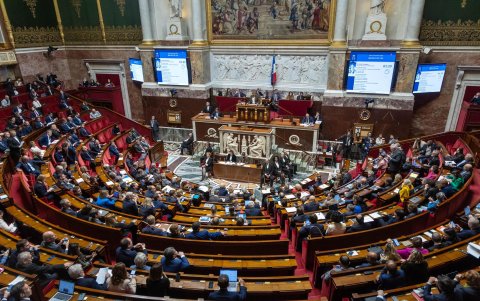 Vista general del hemiciclo durante la sesión semanal de preguntas al gobierno, en la Asamblea Nacional en París, Francia, el 3 de diciembre de 2024.