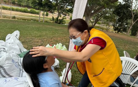 Atención. Los niños se realizaron tratamiento dentales.