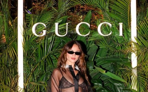Las transparencias, que cada vez se tornan más familiares, fue la elección de la actriz mexicana para la fiesta de Gucci del año en el marco de Miami Art Week.