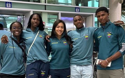 Las atletas: Sury Caicedo, Valeska Valencia, Valentina Paredes, José Luis Guevara, Víctor Cortez.