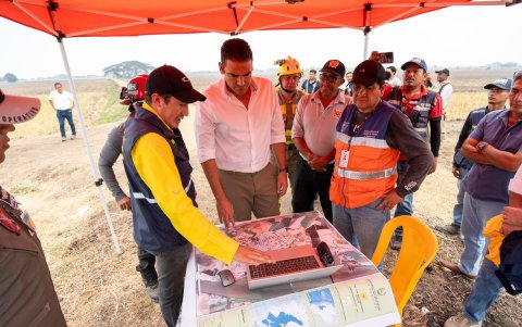 El alcalde Juan José Yúnez asiste al Puesto de Mando Provisional.