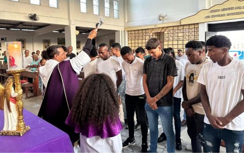 Los jugadores del 22 de Julio FC asistieron a una misa.