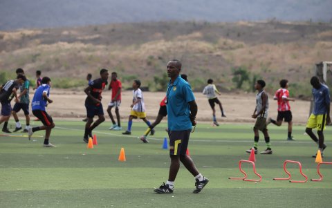 Ismael Nazareno comanda el grupo de entrenadores que imparten sus conocimientos a chicos de hasta 18 años.