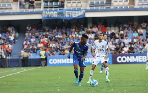 Jackson Rodríguez juega como lateral izquierdo.
