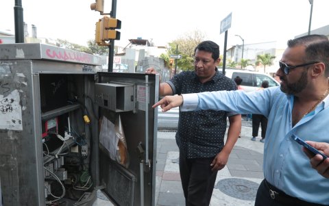 Soria mientras detalla a EXPRESO la situación del hurto al cableado semafórico.