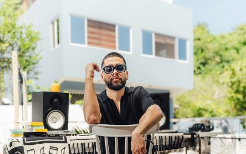 Explora una nueva faceta, la producción.