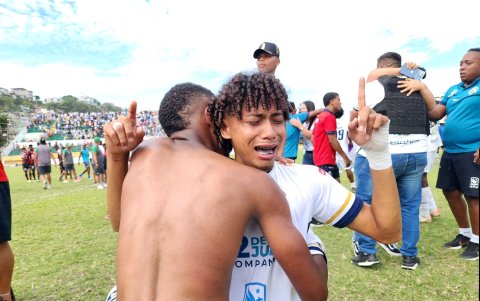 Los jugadores celebraron con lágrimas el sábado 7 de diciembre. Jugarán la final este domingo 15 contra Vinotinto.