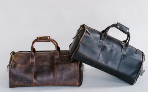 Bolso Portaterno con medidas de maleta de mano de avión, alta capacidad y 100% cuero genuino. Incluye: bolsa para zapatos y organizador de accesorios interior Aplica promoción 3x2.