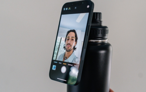 Selfies y estilo, todo en uno! Hidratación y fotos perfectas en cualquier lugar: gimnasio, oficina o viajes.
- Acero Inoxidable 304
- Frías 24h | Calientes 12h | 500ml