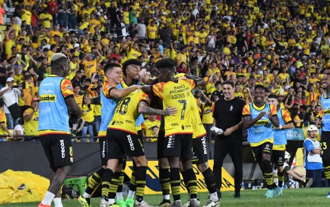 Flores indicó que el grupo bajó su nivel futbolístico desde que llegó Holan.