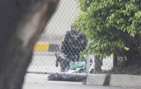 Agente de la Policía corroboró que se trataban de papeles.