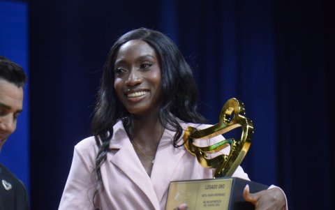 Kiara Rodríguez se llevó el Legado de Oro en La Noche del Legado de Fedeguayas