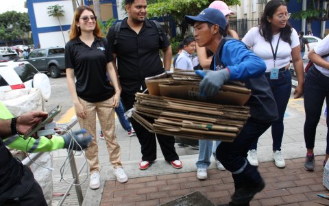 El eje central de la Reciclatón fue un concurso de reciclaje entre facultades y colaboradores de la Universidad.