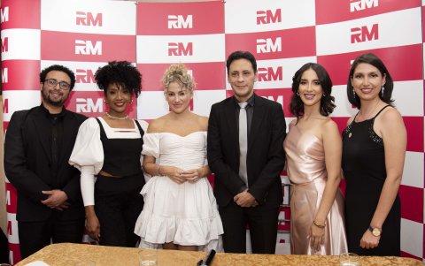 Álex Quitigüiña, Karla Kanora, Fanny Lu, Diego Padilla, Martha Álvarez e Isabel Espinel.