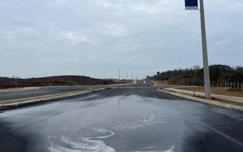 Así lucía un tramo de la nueva vía, tras las lluvias de la noche del 12 de diciembre, día que fue inaugurada.