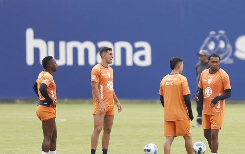 Michael Hoyos (c) es una de las cartas ofensivas de Independiente del Valle.