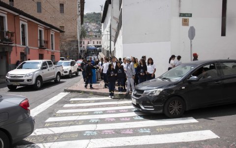 Los conductores no respetan los pasos cebra e impidan el paso.