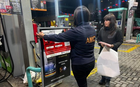 La AMC cerró una estación de servicio en la Loma de Puengasí tras una fuga de combustible reportada por el ECU 911.