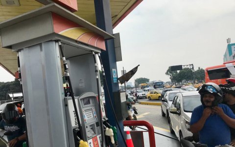 Los precios de las gasolinas vuelven a bajar este 12 de mayo.