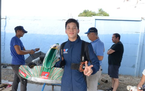 Con 17 años el joven kartista guayaquileño se alista para pruebas internacionales en 2025.